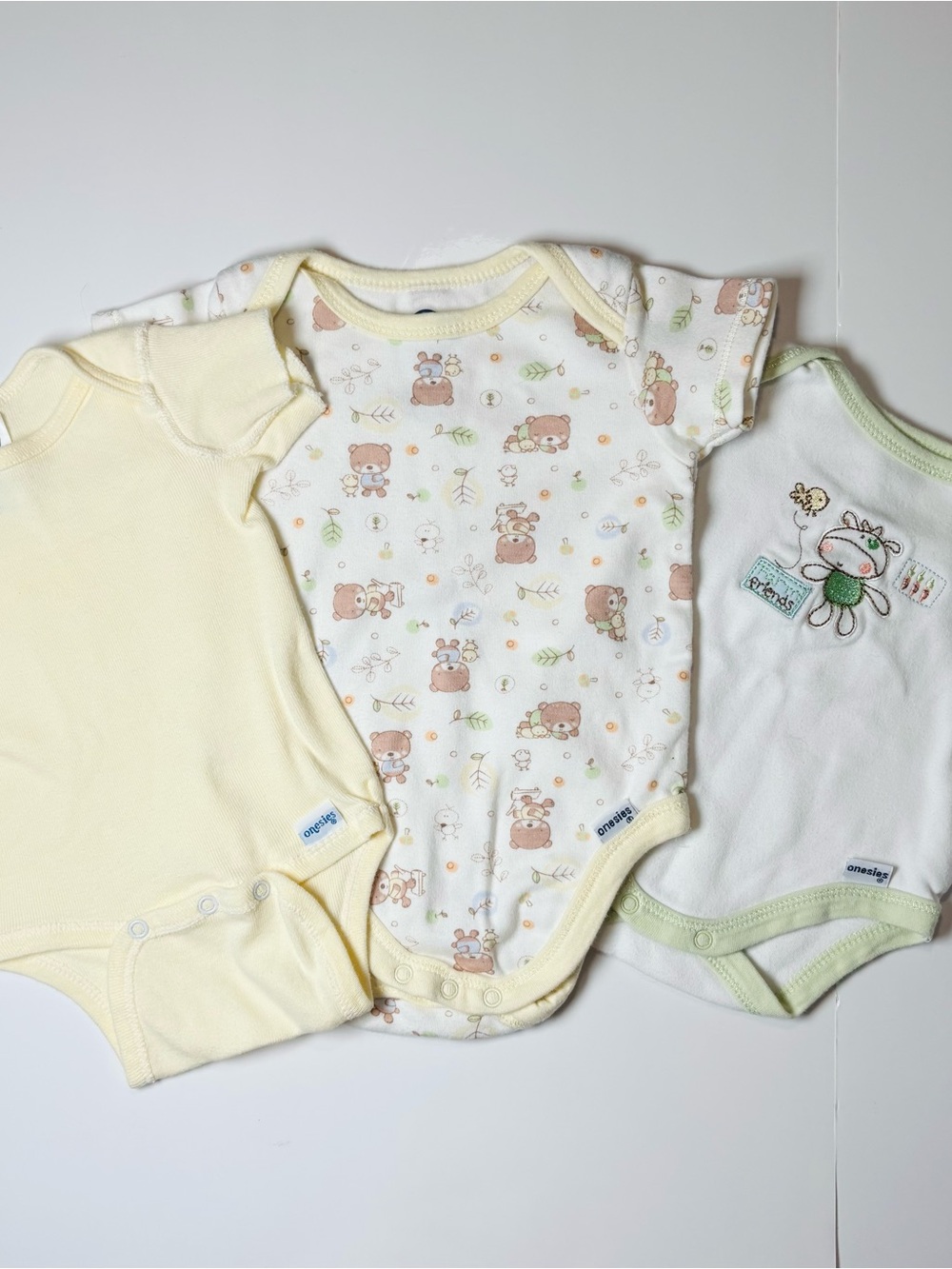Gerber Onesies Baby Short Sleeve Bodysuit lot of 3 Pastel Vintage Style Unisex